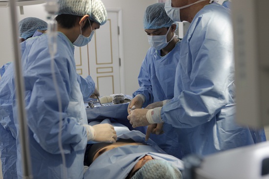 Làm thế nào để có bộ ngực săn chắc hơn khi vòng 1 “quá khổ”? 2