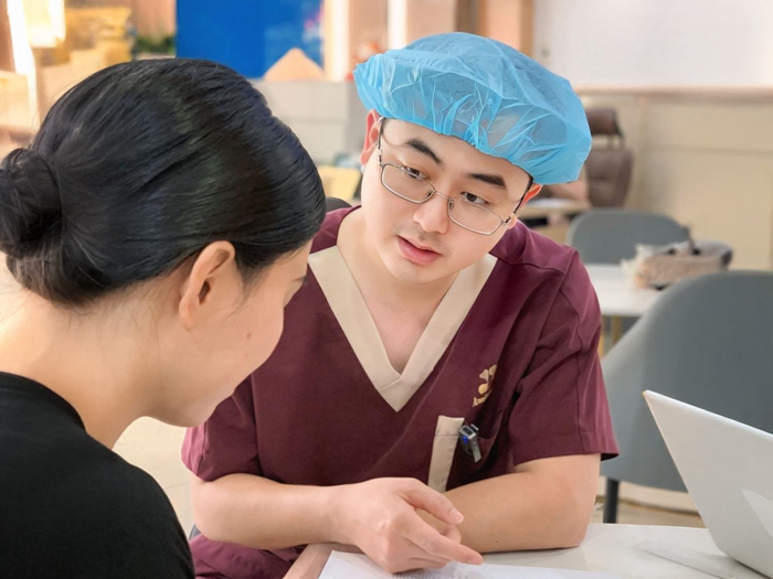 bác sĩ Frankie Vũ – Trưởng nhóm Thẩm mỹ Nội khoa, Bệnh viện Thẩm mỹ Kangnam Sài Gòn